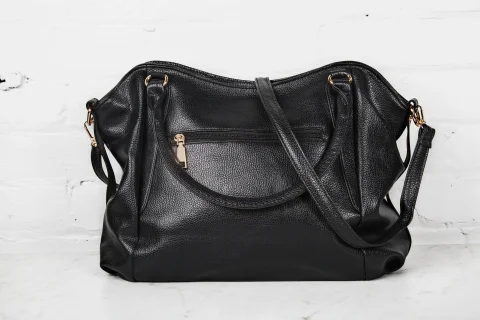 Black bag over the shoulder 3